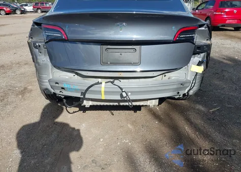 2023 Tesla Model 3 Rear-Wheel Drive z USA, uszkodzony, nr VIN 5YJ3E1EA9PF653721